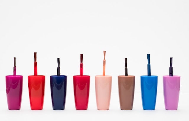Hur man väljer rätt nagellack: En färgkoordineringsguide